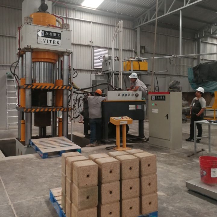 Hydraulic press brick making machine 800 Ton