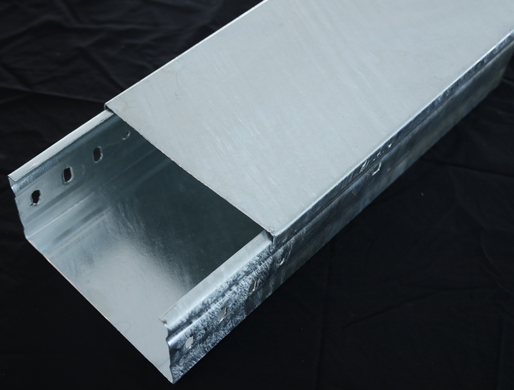 Electric Wire Hot-Dip Galvanized channel type cable tray