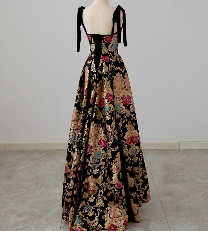 ZX-947 Embroidered Vintage Evening Dresses Spaghetti Strap Luxury Black Floral Celebrity Party Night Arabic Formal Prom Gowns