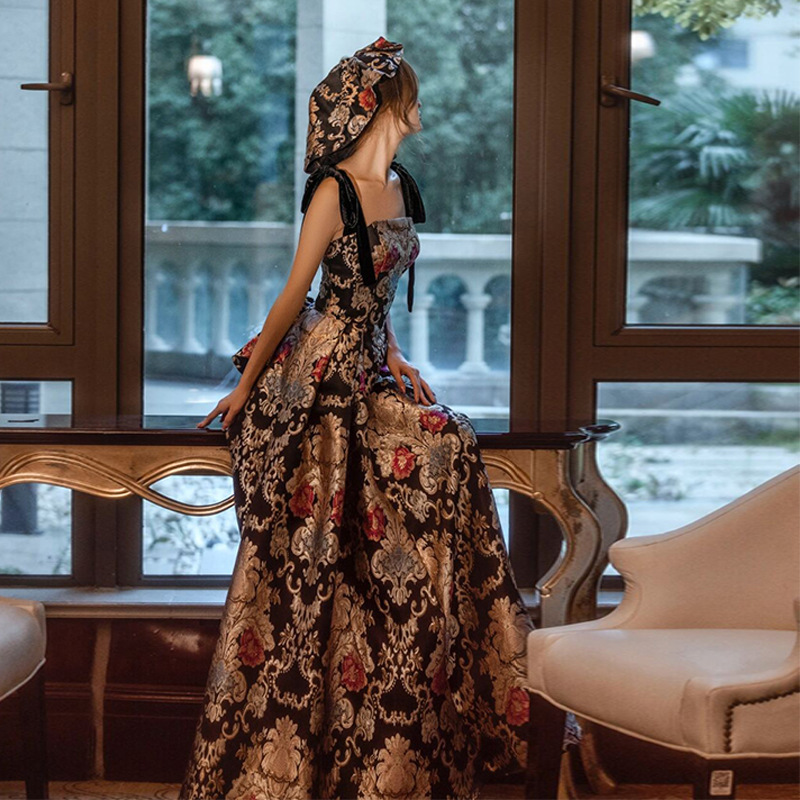 ZX-947 Embroidered Vintage Evening Dresses Spaghetti Strap Luxury Black Floral Celebrity Party Night Arabic Formal Prom Gowns