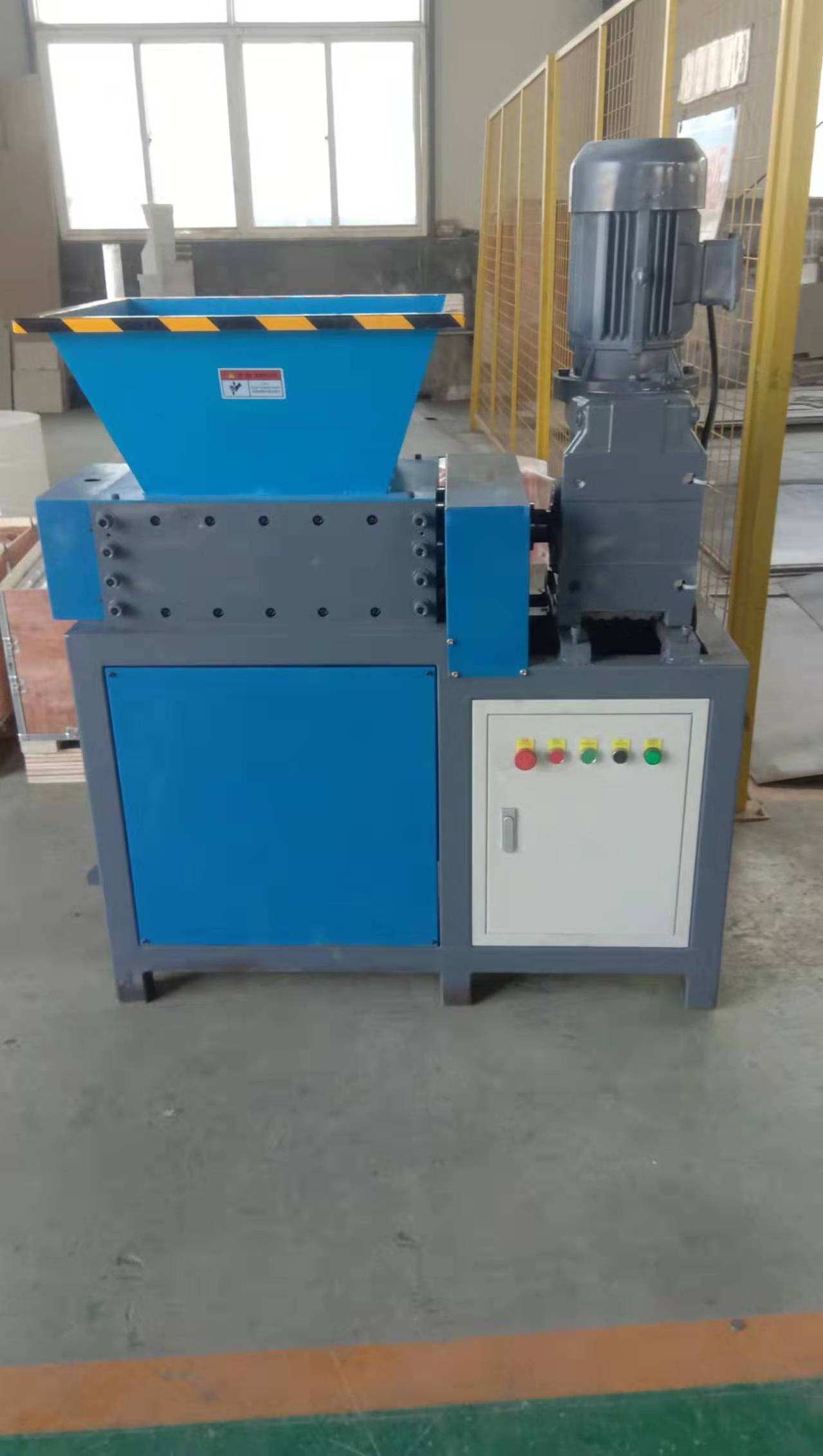 ZDE Hot sale Mini Metal Plastic Recycling shredder /Shredding Machine