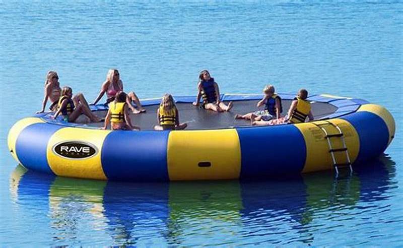 Island Hopper Spring Water Trampoline Combo , Inflatable Water Bouncer Slide