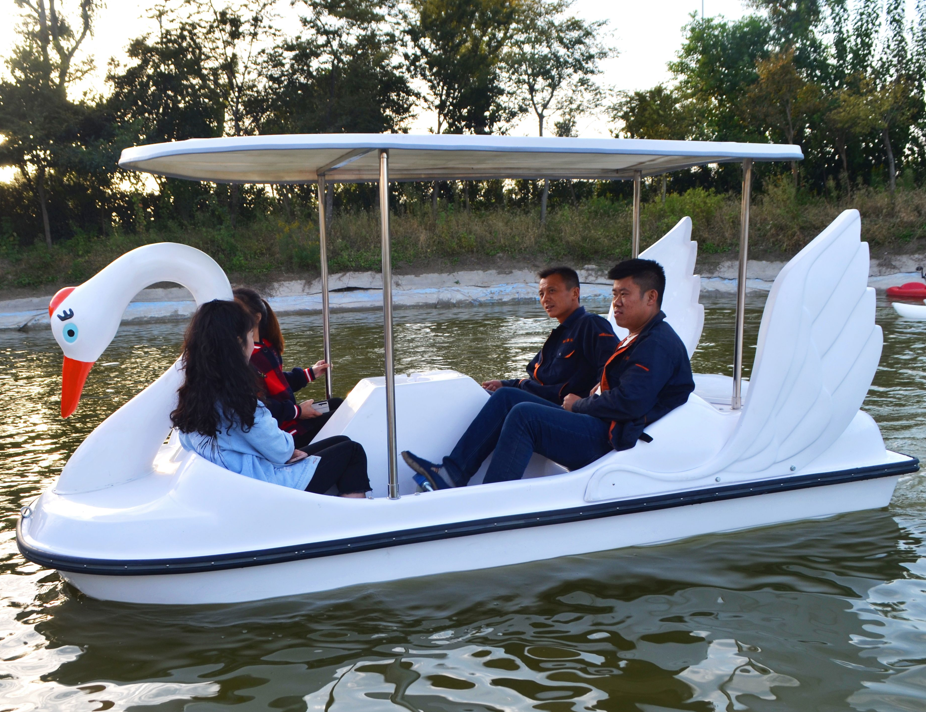 2 or 4 Person Shark duck swan flamingo  animimal shape pedalo boat  Water Lake Adult Fiberglass Pedalo Used Swan Pedal Boats