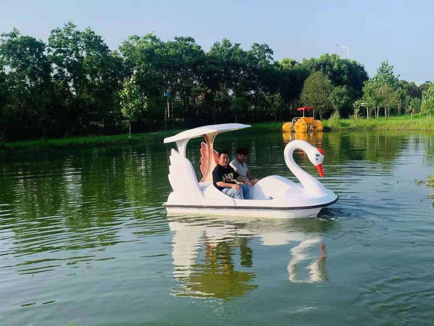 2 seats 4 seats used duck swan pedal boat for sale