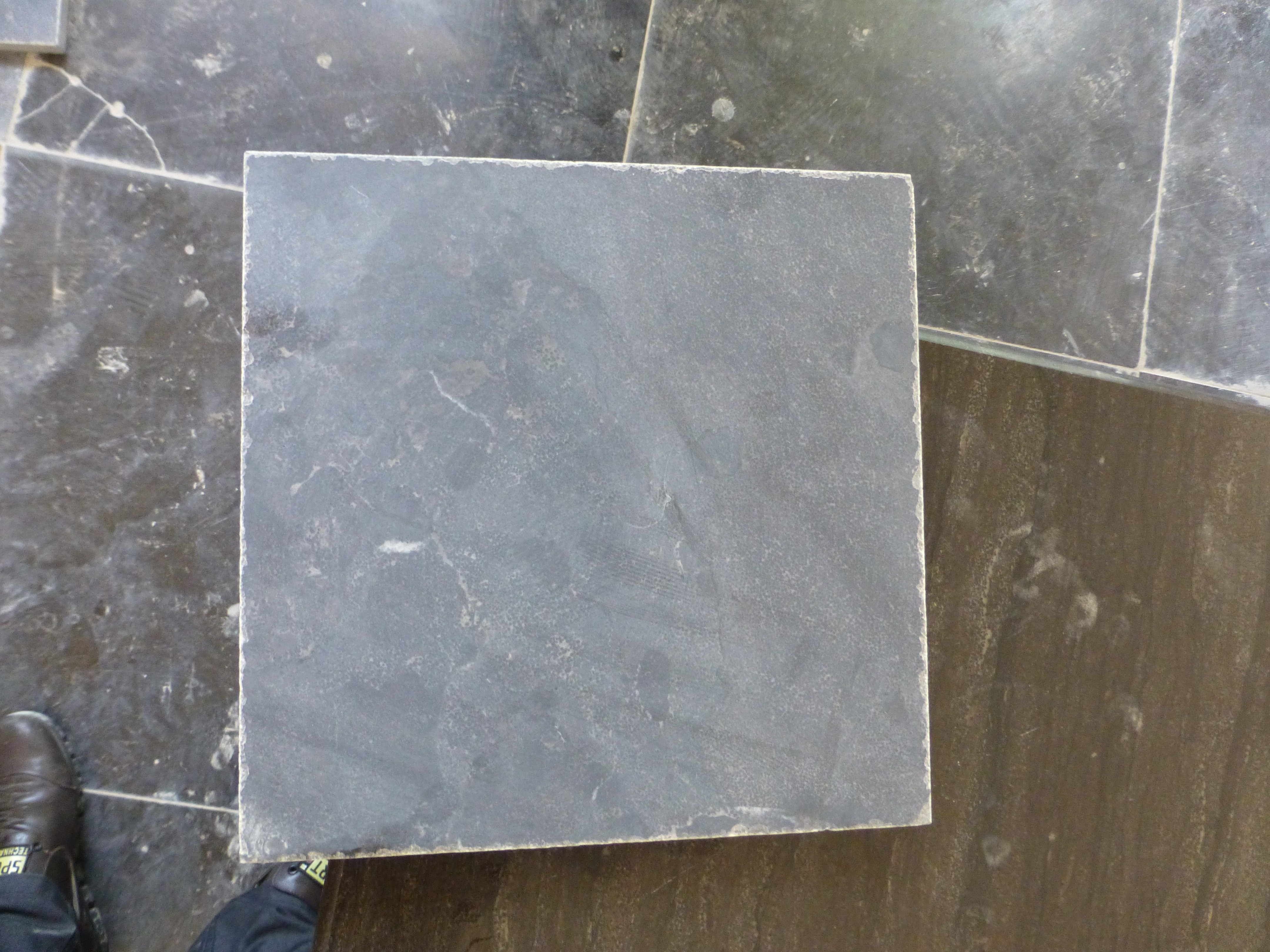 Wholesale Natural Stone Bluestone for Driver Paver Vietnam Stepper Stair Floor Tiles Building Materials