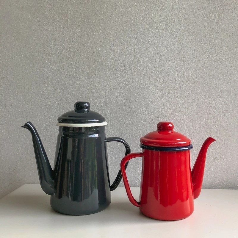 900ml induction safe OEM Traditional retro Housewares thick Black metal Enamel coat Teapot enamelware coffee tea pot with handle