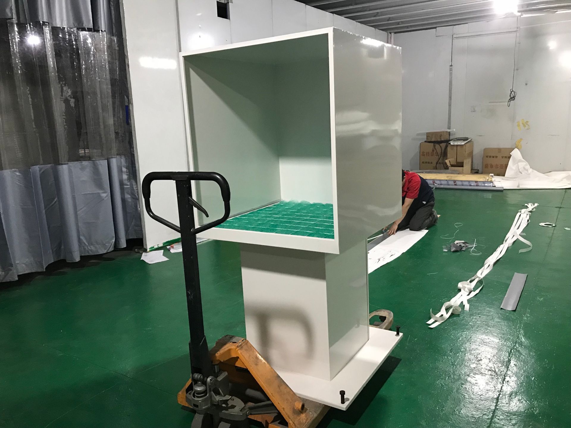 2020 small paint cabinet /spray paint booth  new product