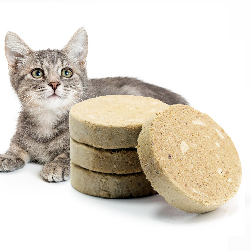 Hot selling hot sale chicken and fish freeze-dried cat kibble with freeze-dried raw food pet biscuit type food