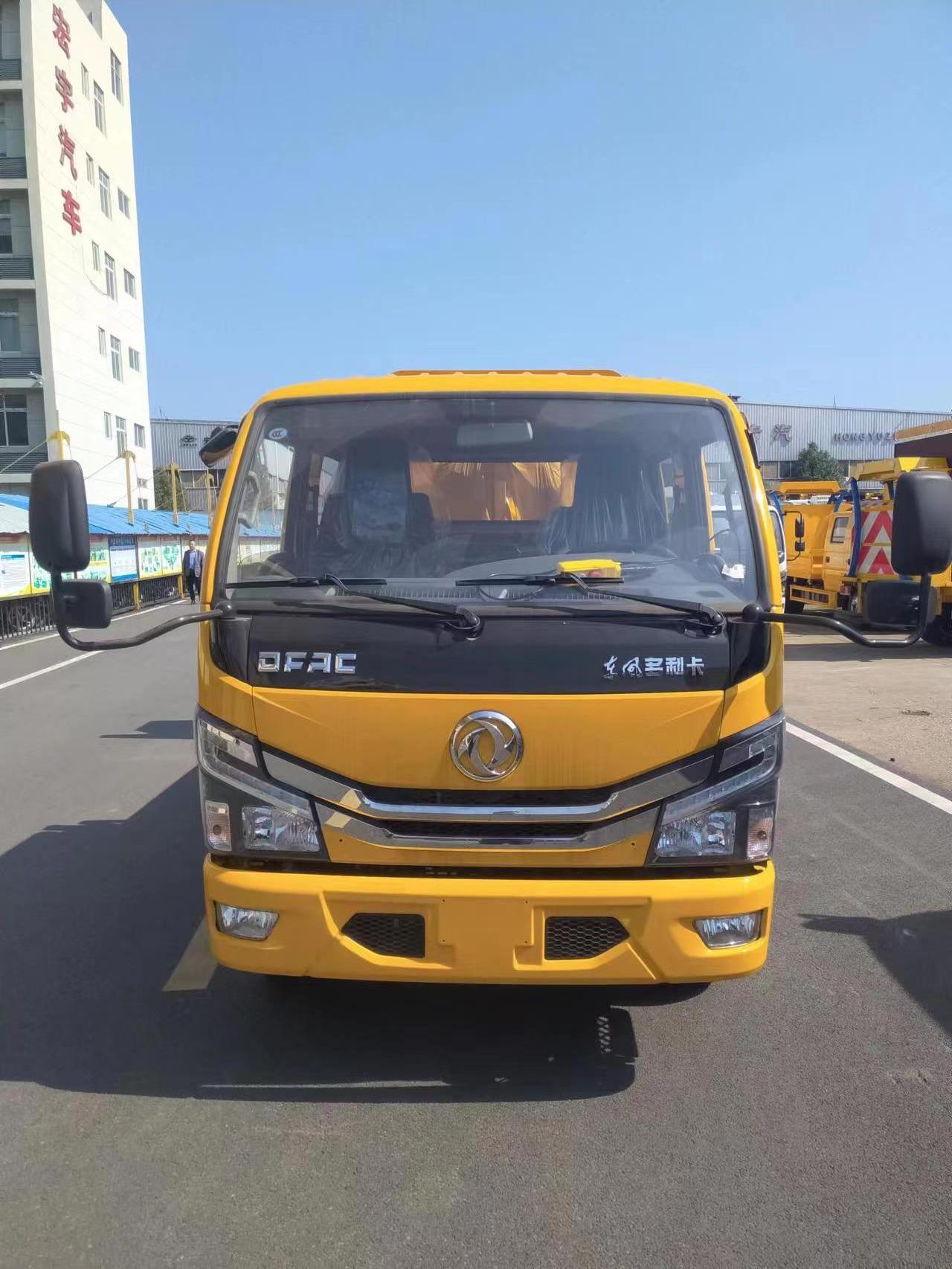 70K Affordable price of Dongfeng D6 anti-collision buffer truck Highway Safety Warning Truck for sale