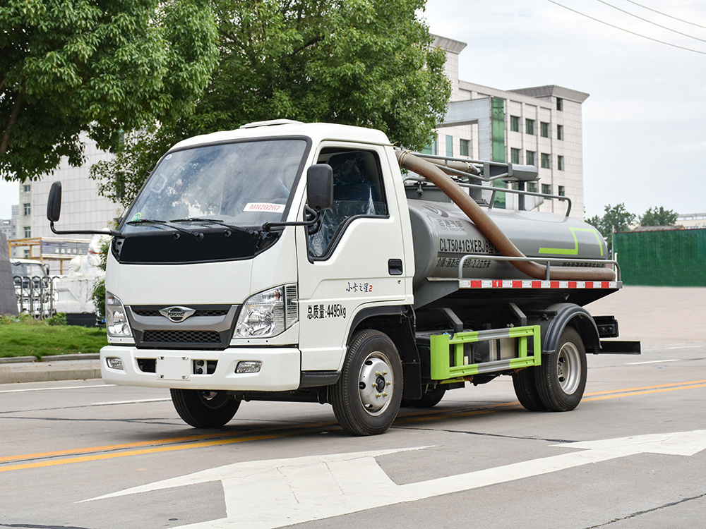 New 3000L 3 cubic meter Foton Forland fecal suction truck with vacuum pump septic tank truck vaccum dung sucking cartfor sale