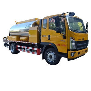 HOWO asphalt distributor truck 6 cbm tar spraying tank paving machinery asphalt trucks