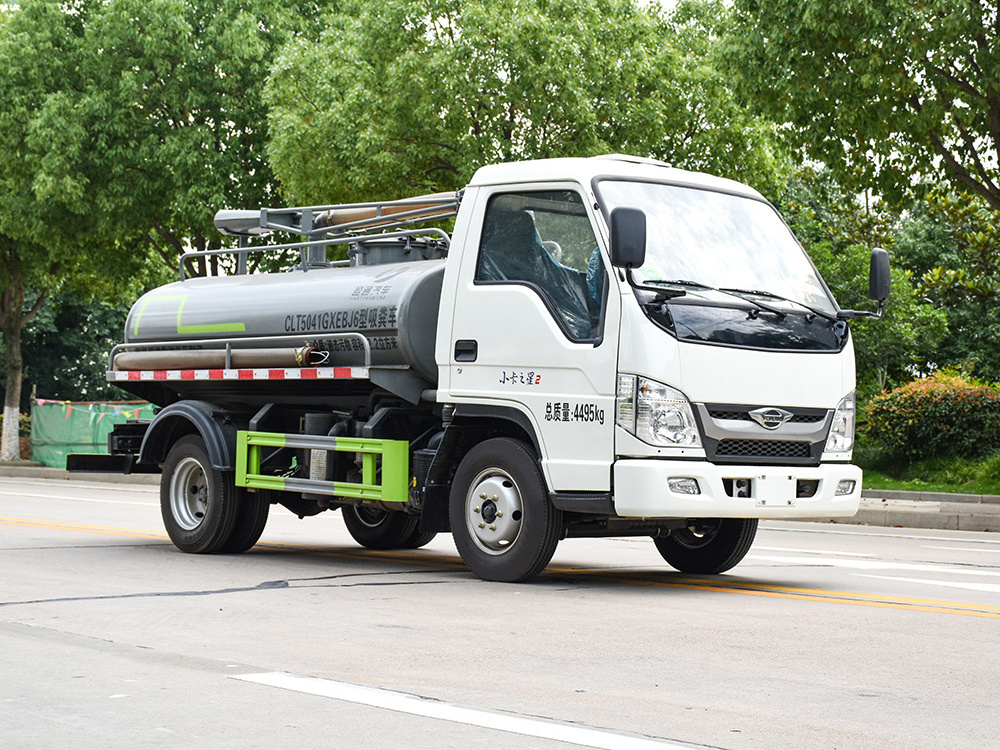 New 3000L 3 cubic meter Foton Forland fecal suction truck with vacuum pump septic tank truck vaccum dung sucking cartfor sale