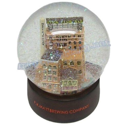 OEM / ODM Custom Made Poly Resin Snow Globe  Water  ball