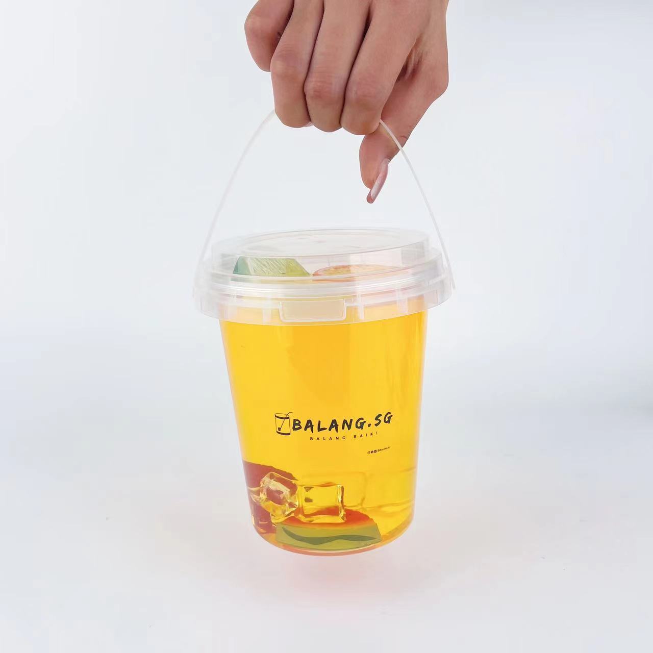 Hot selling custom logo Fruits Container 500ml 700ml 1000m Plastic Drinking Buckets With Lids with handles