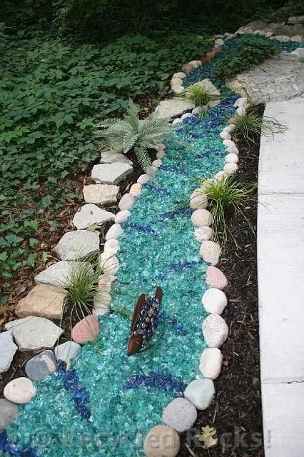 Landscaping sea blue slag glass rocks for garden  decorative large glass rocks for gabin wall