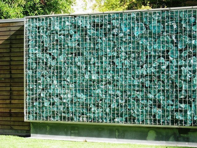 Landscaping sea blue slag glass rocks for garden  decorative large glass rocks for gabin wall