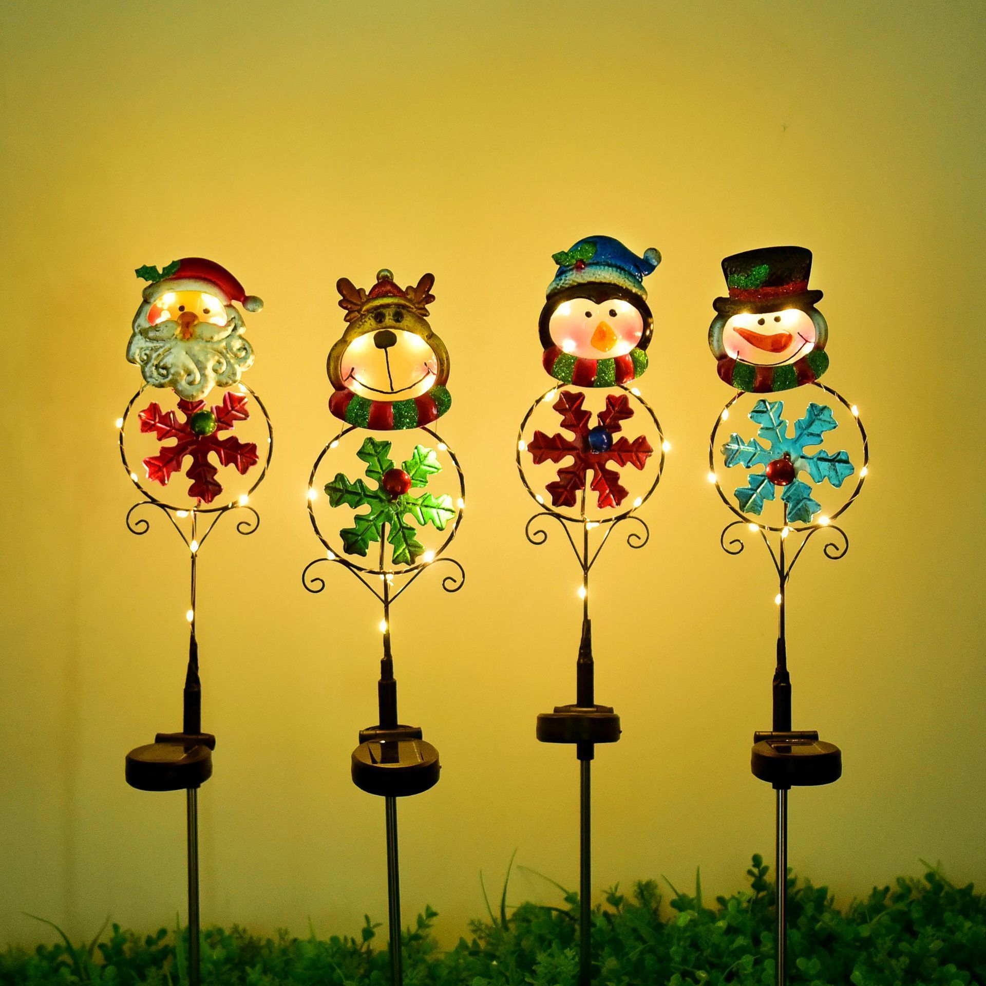 LED Solar Garden Lights Snowman Penguin Elk Wrought Iron Christmas Lights Outdoor Yard Garden Decorative Lawn Lights