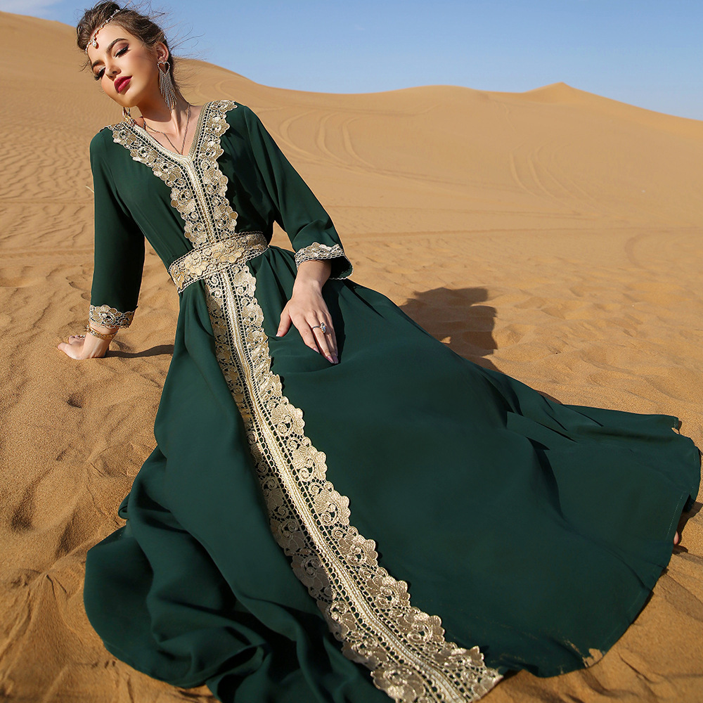 Wholesale women's gorgeous Abaya Middle Eastern dress with embroidered lace traditional Islamic Muslim dress