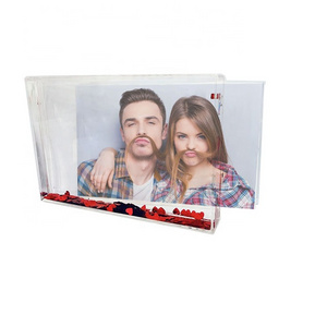 Wholesale 4*6 Inch Red Heart Shape Glitter Photo Frame Liquid Acrylic Picture Frame for Souvenir Gifts for Decoration Storage