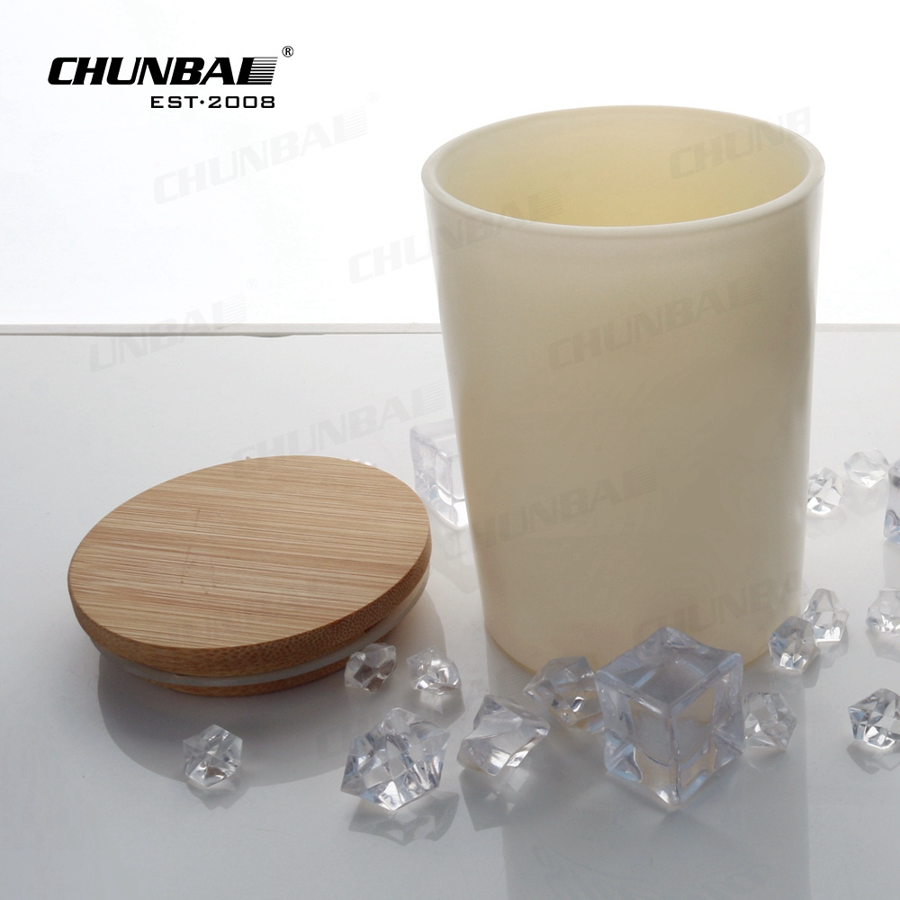 Wholesale Unique Custom Recycled New Luxury Cylinder Empty Borosilicate Clear Thick Glass Candle Jars With Lids For Candles