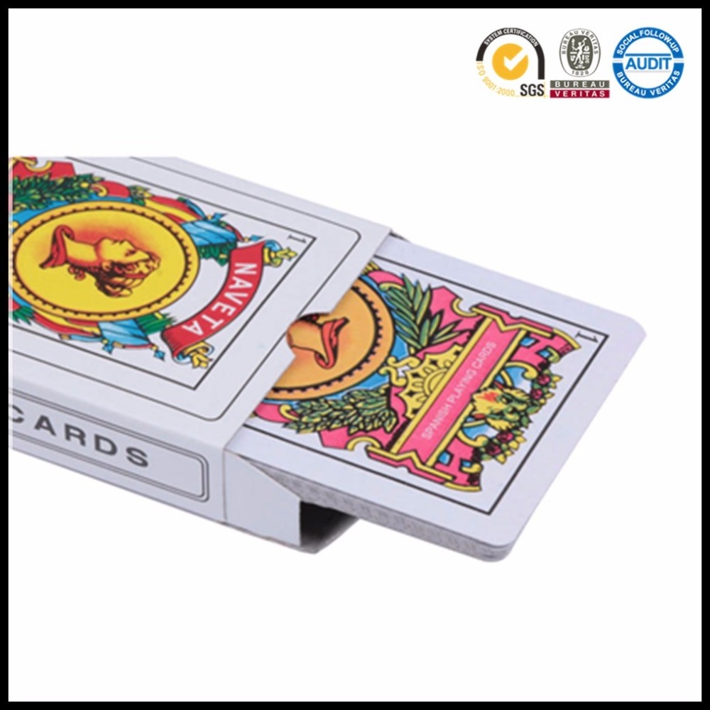 2020 new custom paper spanish playing cards with display box