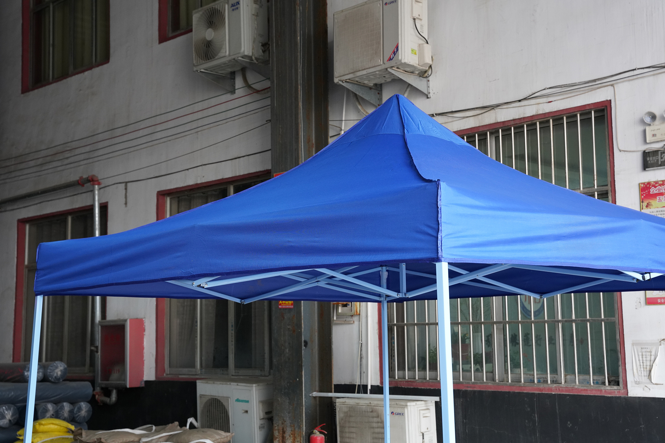 10 x 10 foot outdoor tent Trade show tent is used for rain and sun protection for various events   party tent