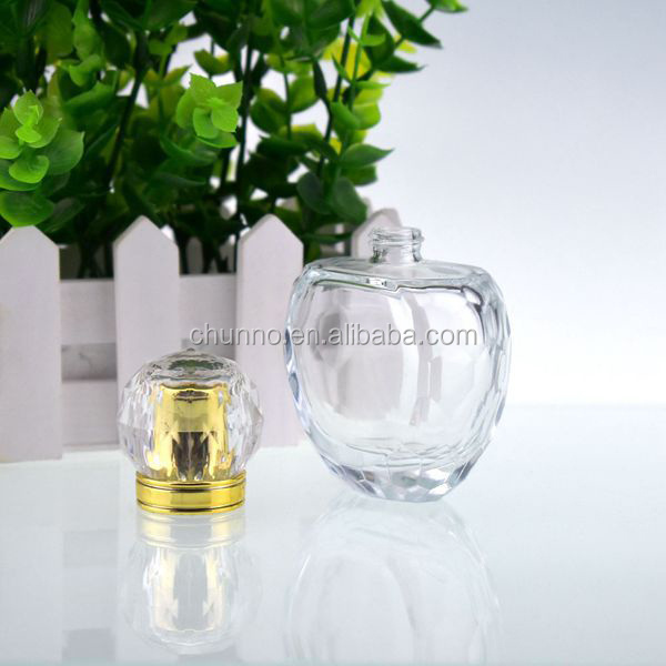 New arrival 50ml clear diamond perfume bottle glass heart shape cosmetic spray bottle