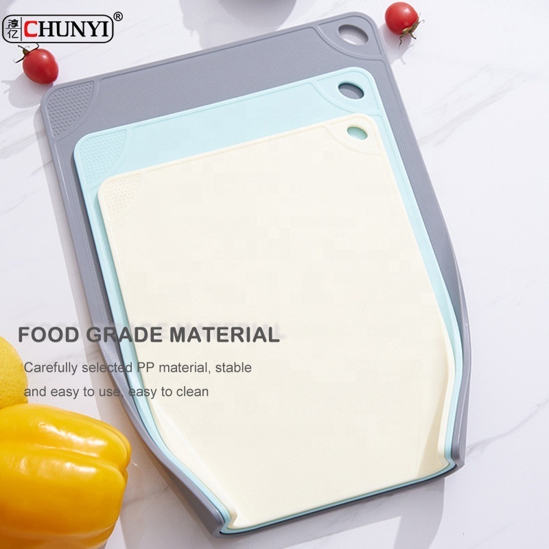 Custom 3-Packing Kitchen Closed Stand Bottom Mix Colored Plastic Cutting Board Mats Chopping Block With Hang Hole