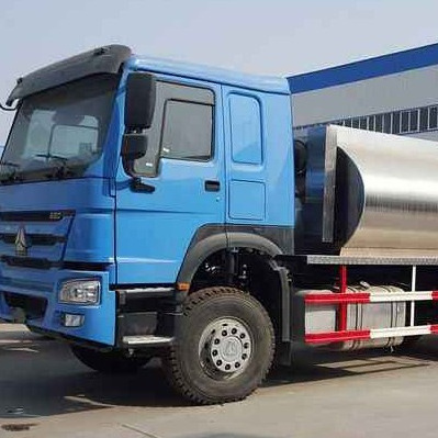 Cheap price dongfeng 4m3 6m3 8m3 heated asphalt spray truck mounted bitumen sprayer tank truck for sale