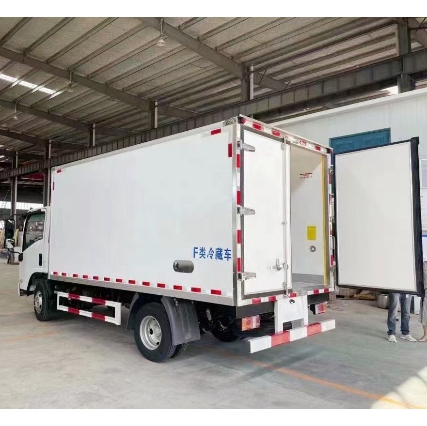 Japanese brand 4x2 refrigerator van truck freezer truck fish meat fruit transport truck for sale