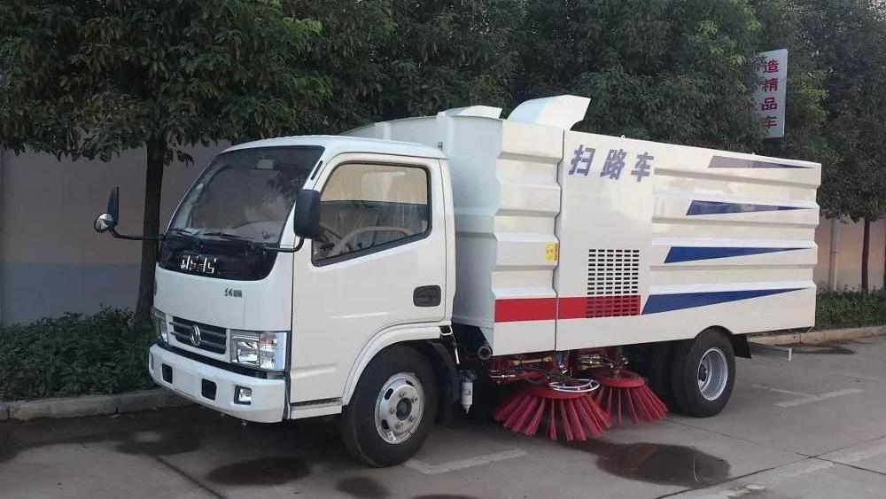 China brand Dongfeng vacuum street industrial sweeper truck price truck mount street sweeper for sale