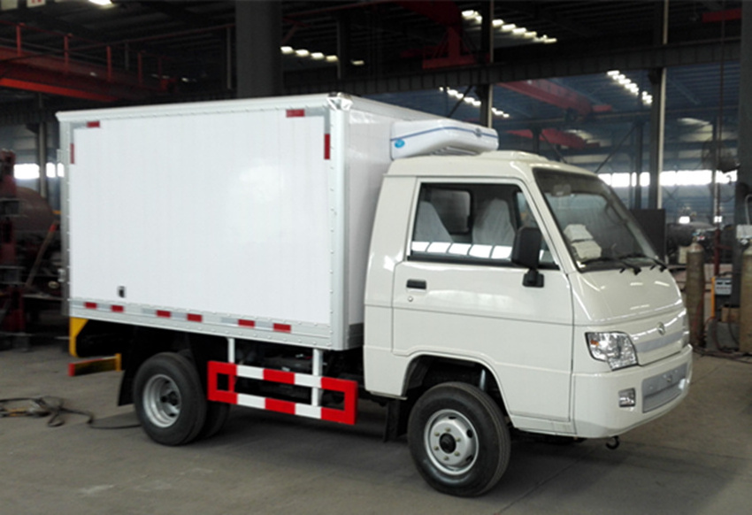 Foton 4x2 refrigerated mini truck 2 ton freezer used refrigerator truck seafood refrigerated truck for sale