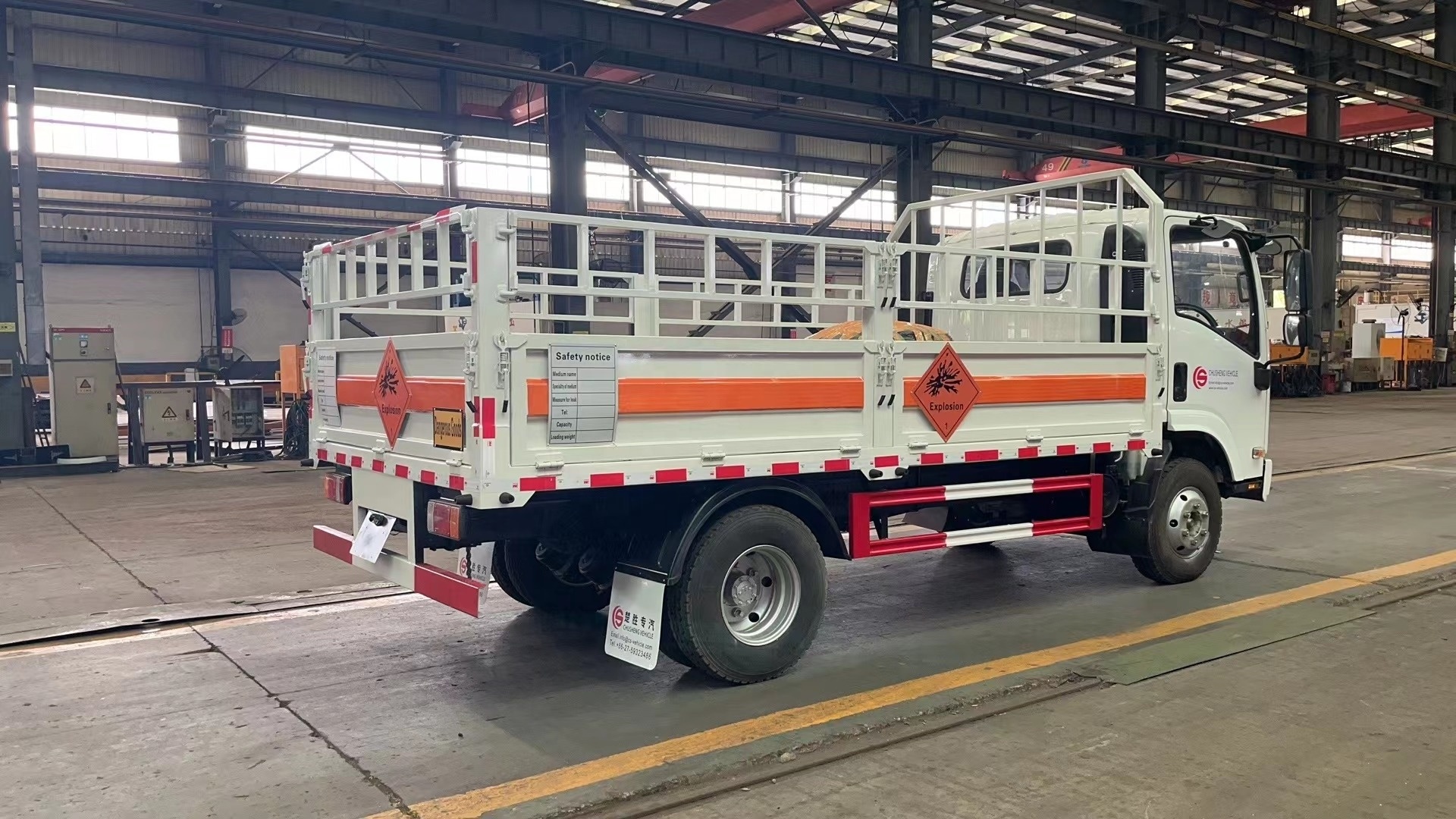 Japanese Brand 4x2 5 Tons Cylinder Transport Truck 6 Tons Small Cargo Truck for Hot Sale