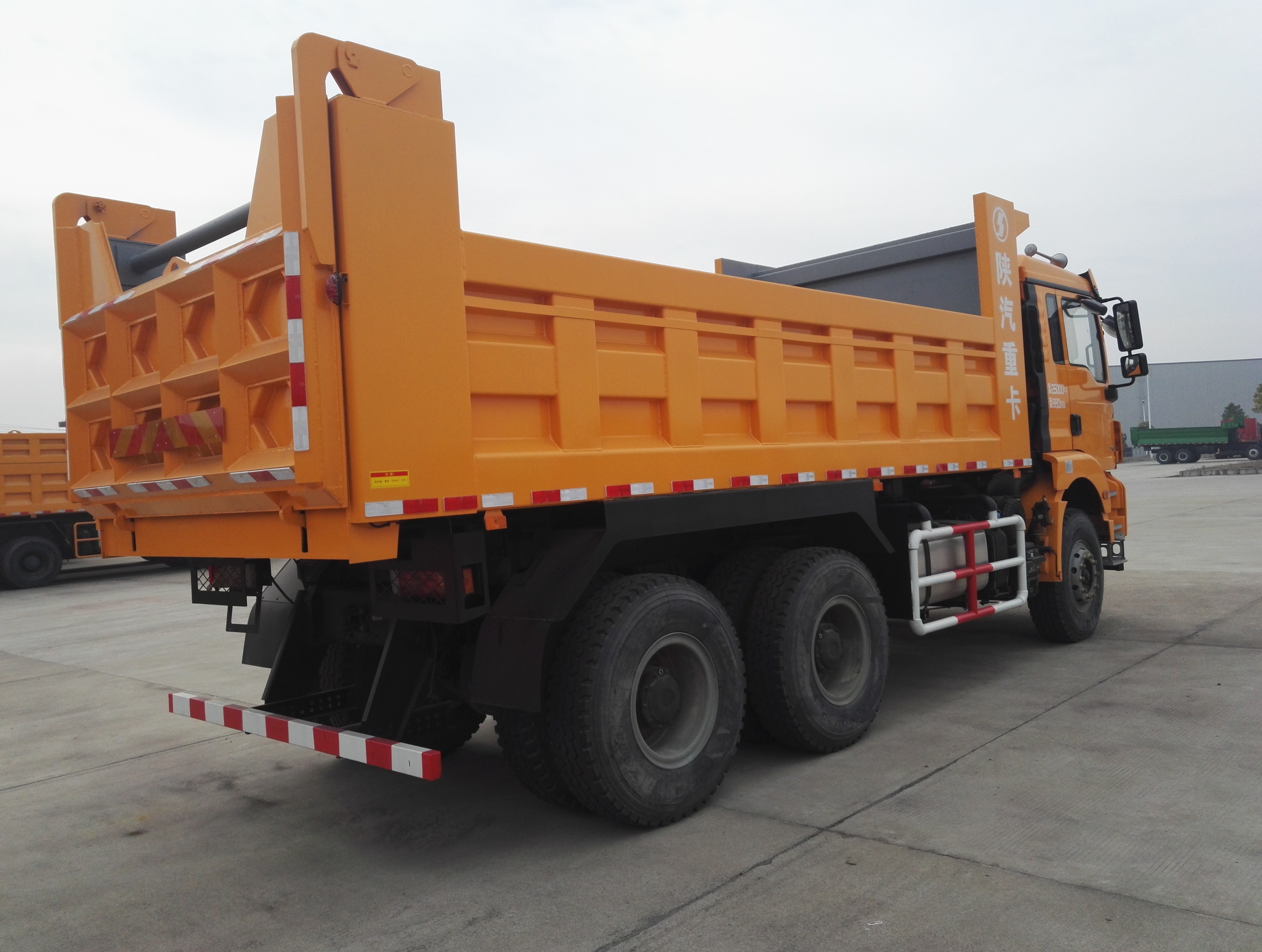 Best Selling shacman heavy dumper truck 6x4 20 cubic meters Dimensions Shacman 40 ton dump truck for Ethiopia