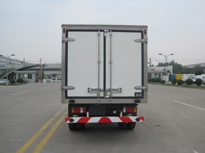 Hot Sell refrigerated truck 5 tons isuzu refrigerated truck  isuzu refrigerator trucks for sale