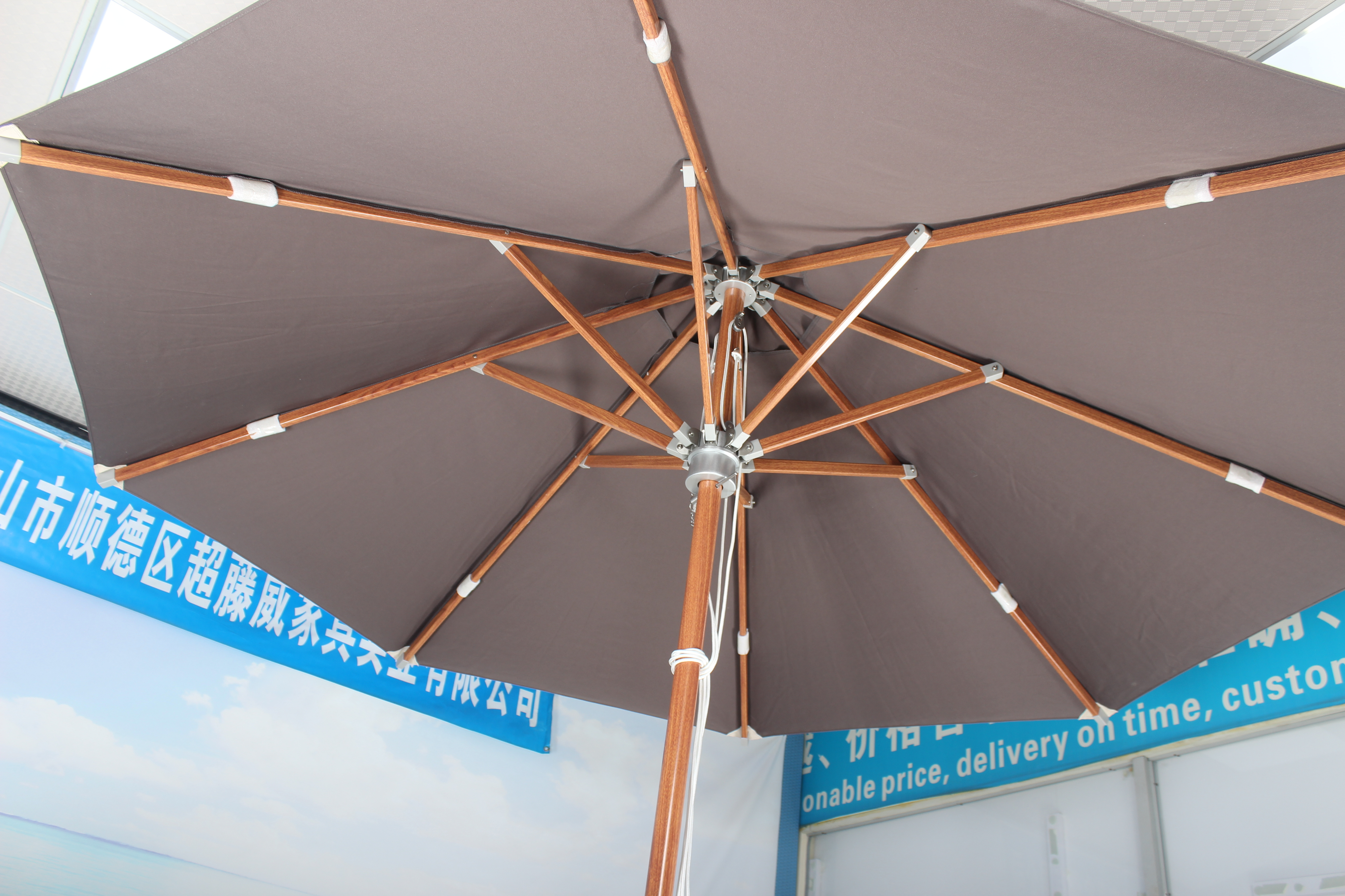 Luxury aluminum outdoor umbrella with 40kg marble base