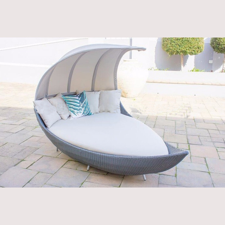 Unique design modern moon shape wicker outdoor daybed with canopy