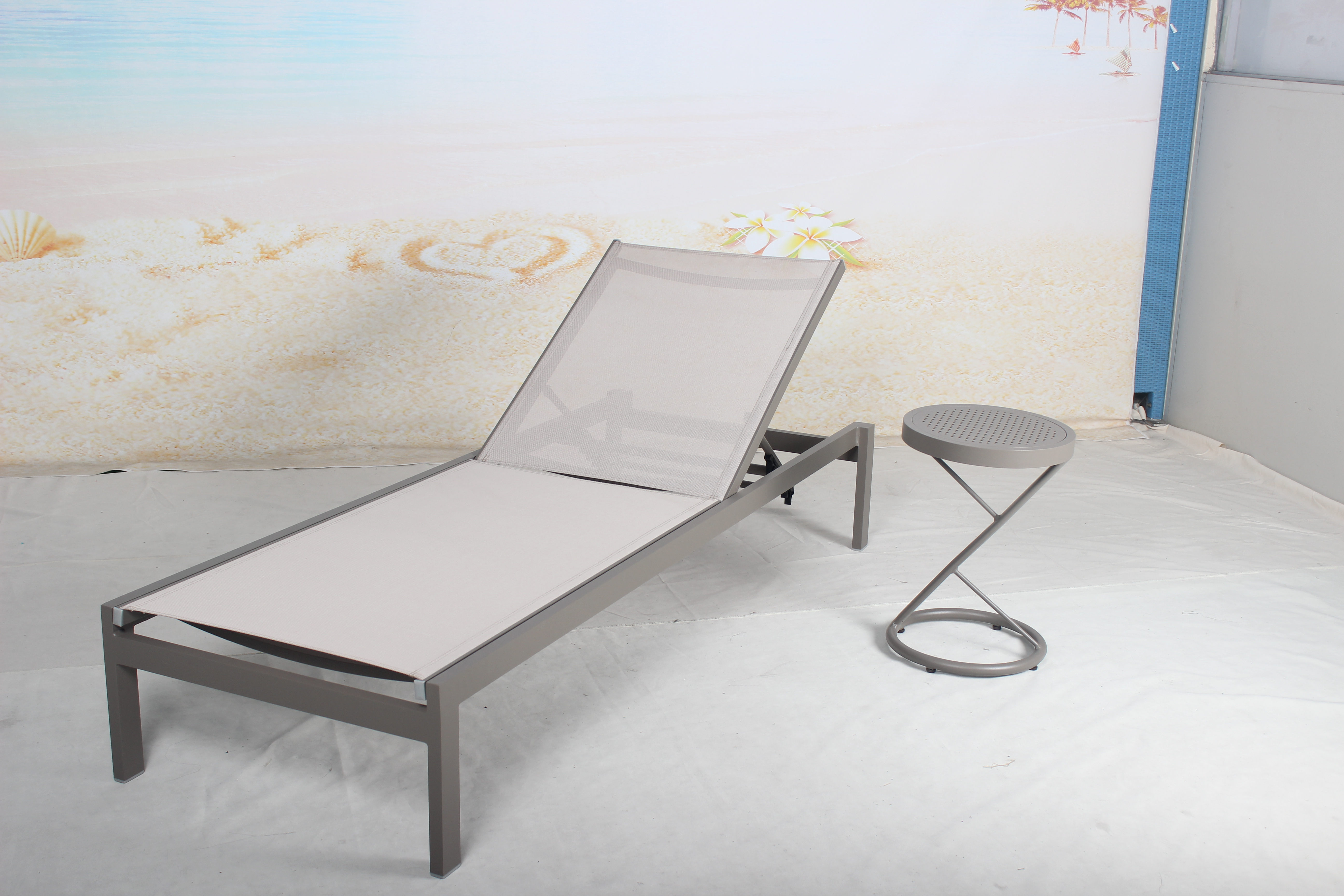 High Quality Outdoor Hotel Pool Side Deck Furniture Aluminum Frame Textile Mesh Fabric Beach Chaise Lounge Chair With Side Table