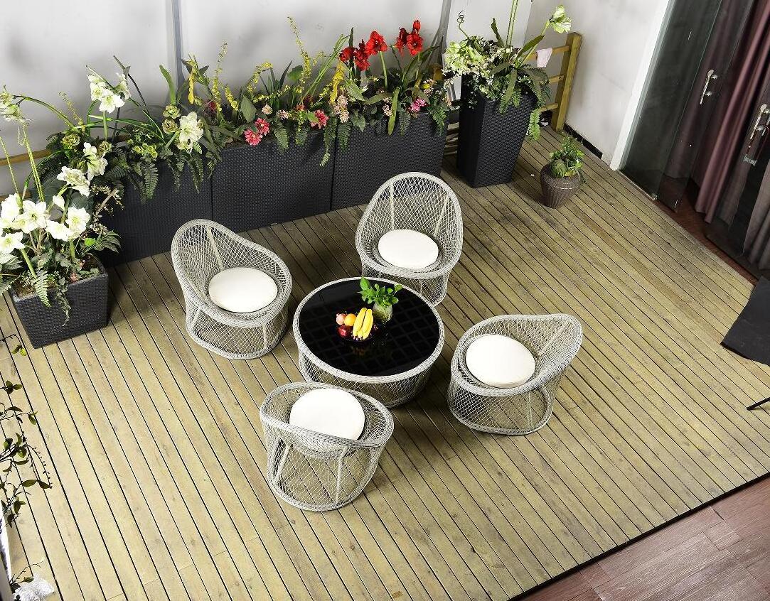 1 table and 4 chairs with waterproof outdoor luxury PE rattan  dining set