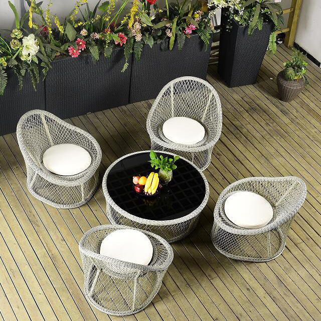 1 table and 4 chairs with waterproof outdoor luxury PE rattan  dining set