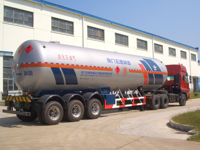 3 Axles 56.1 CBM 26 Ton LPG Gas Transport Semi Trailer Tank Tanker Lorry for Sale