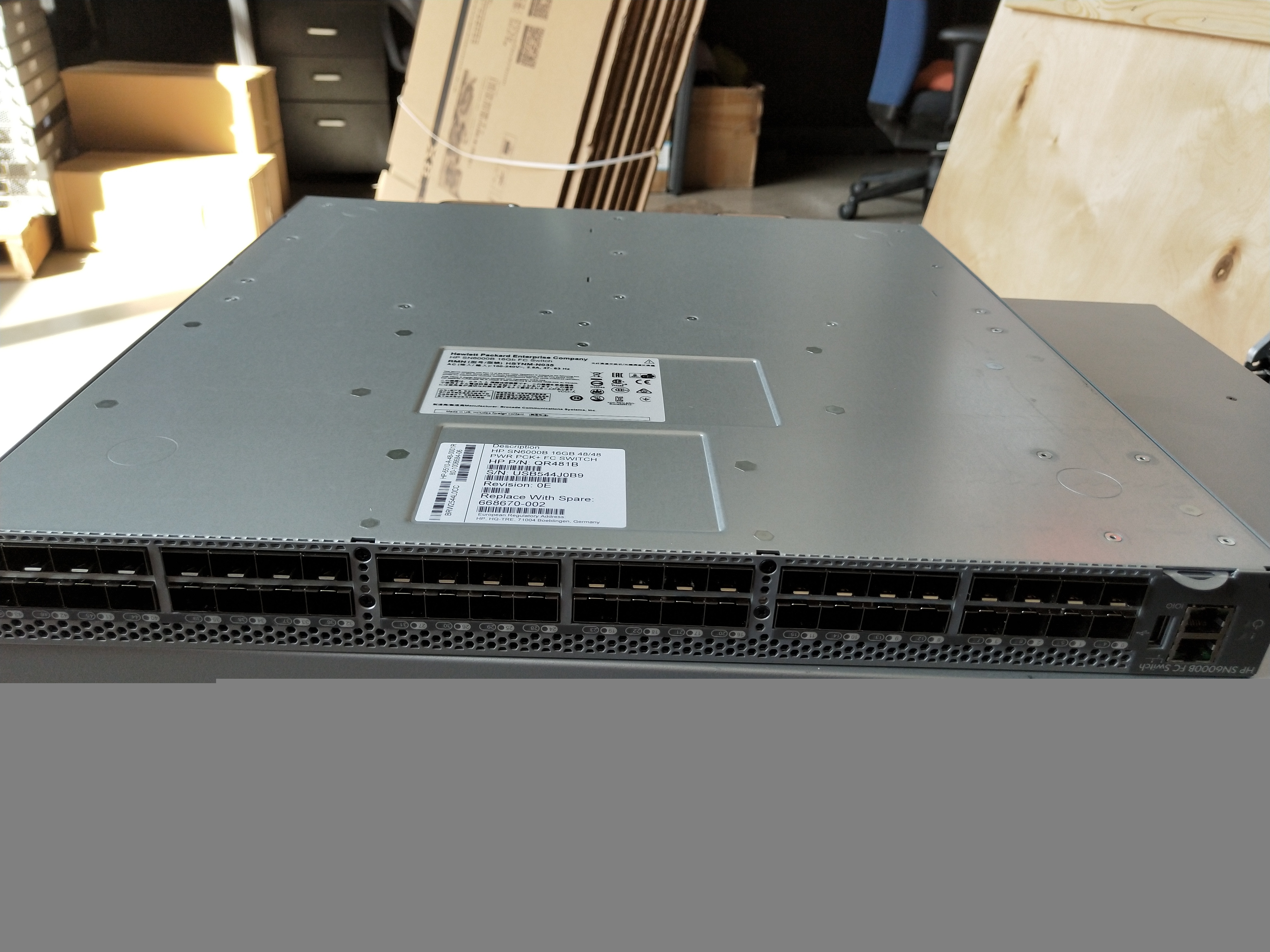 QK753C SN6000B 16Gb 48-port/24-port Active Fibre Channel Switch 658392-003