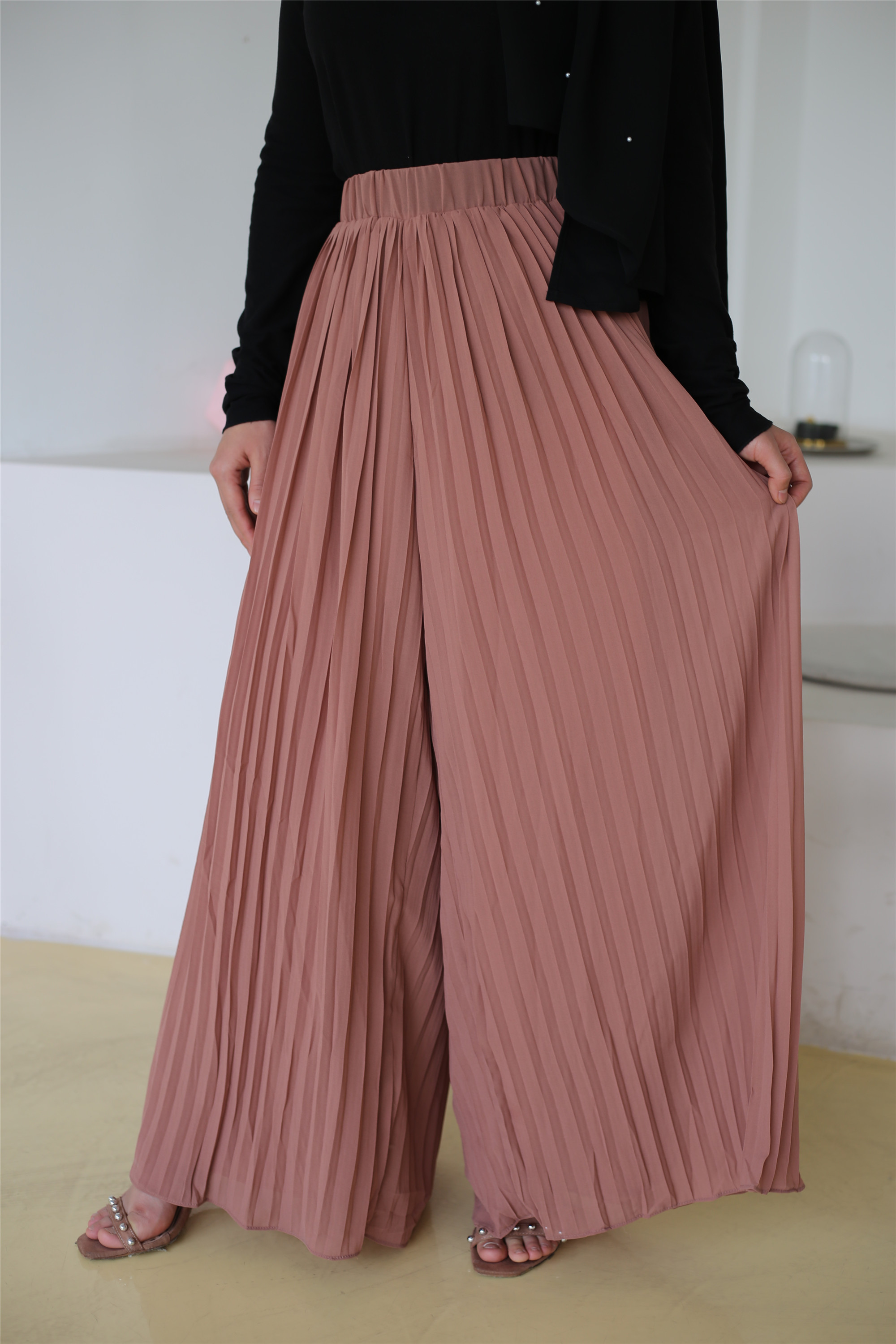 9012# Women Dubai Arabian Trousers Fashion Pleated Chiffon Casual Islamic Muslim Pants