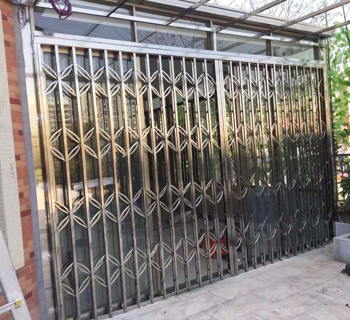 Collapsible Fence/Fencing Sliding Metal Security Stainless Steel Sliding Wrought Iron Door Iron Grill Design Door