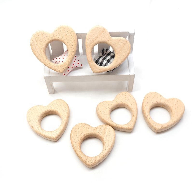 Wholesale Baby Molar Rod Toys Wood Necklace Pendant Chew Natural Beech Heart Shape Customize Wooden Teether