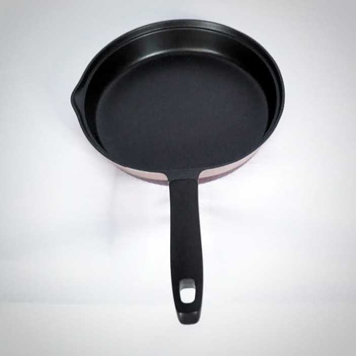 Modern 24cm Metal Aluminum Alloy Fry Pan Non-Sticky Black Heating Light Cooking Pan & Skillets