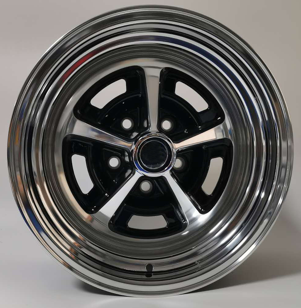 magnum 500 15X7.0 5X127 wheel backspace 4.25 inch ET+6 alloy wheel with little pony Zinc alloy center cap Mopar center cap