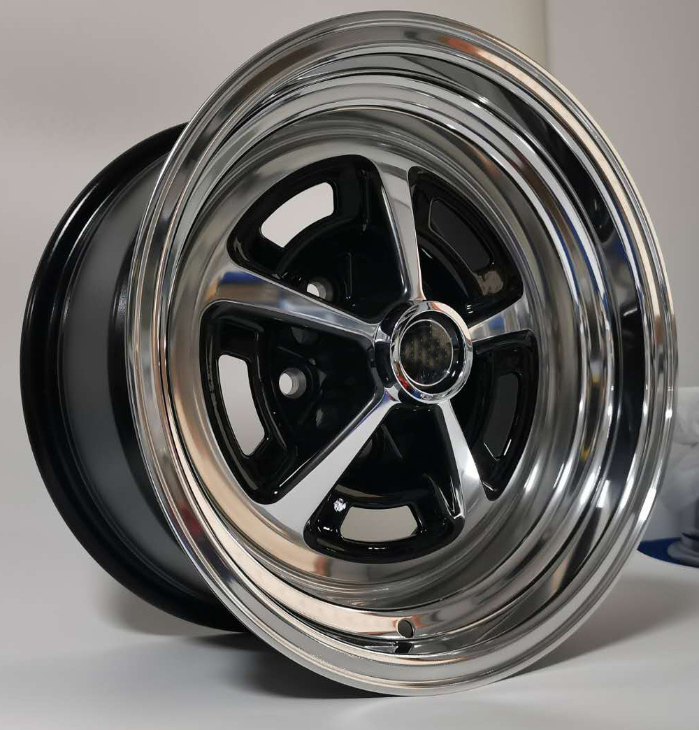 magnum 500 15X7.0 5X127 wheel backspace 4.25 inch ET+6 alloy wheel with little pony Zinc alloy center cap Mopar center cap