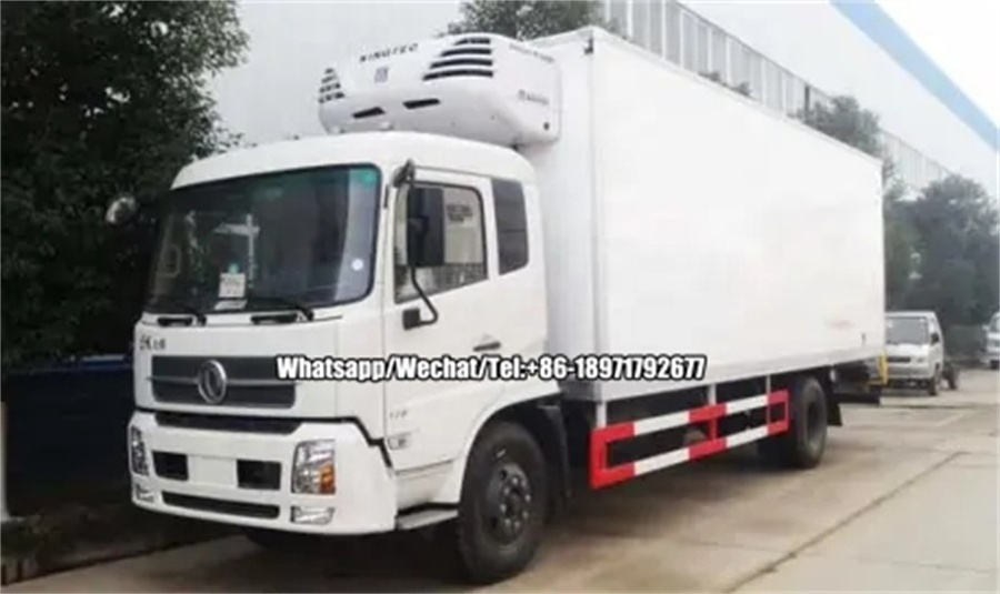 China Small Dongfeng Lorry Box Truck 5Tons 4x2 Cargo van trucks for sale