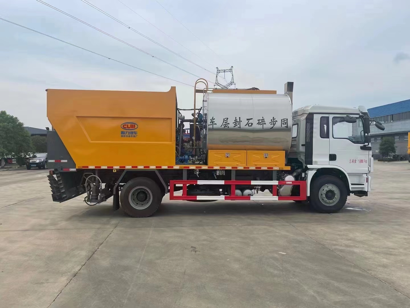 Shacman H3000 6x4 20cbm Bitumen Spreader Truck Road Construction Machine Asphalt Synchronous Chip Sealer Truck